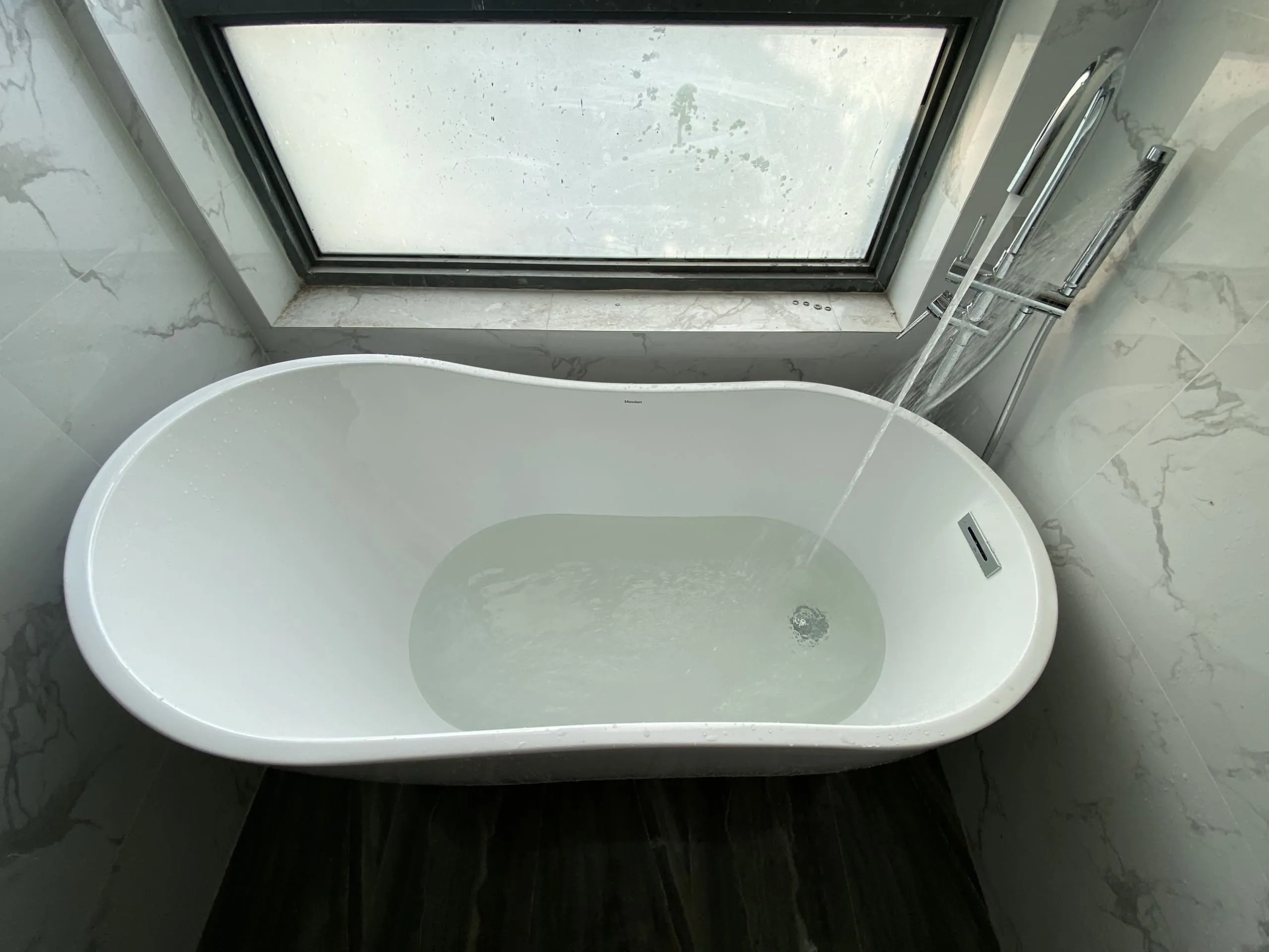 Bồn tắm ngâm đặt sàn Mowoen MW8225-137