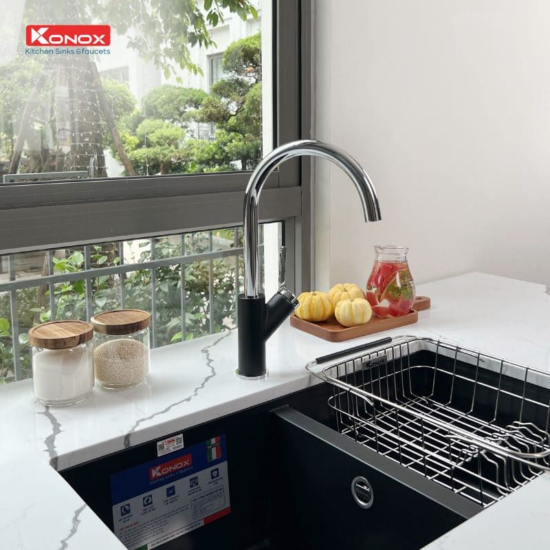 Vòi rửa bát nóng lạnh dây rút Konox Modo Black