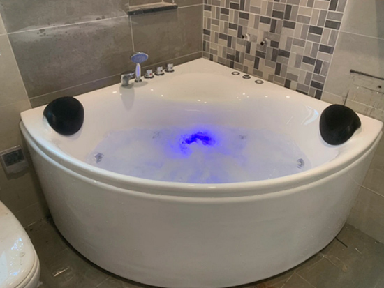 Bồn tắm góc massage Ares AR3141M