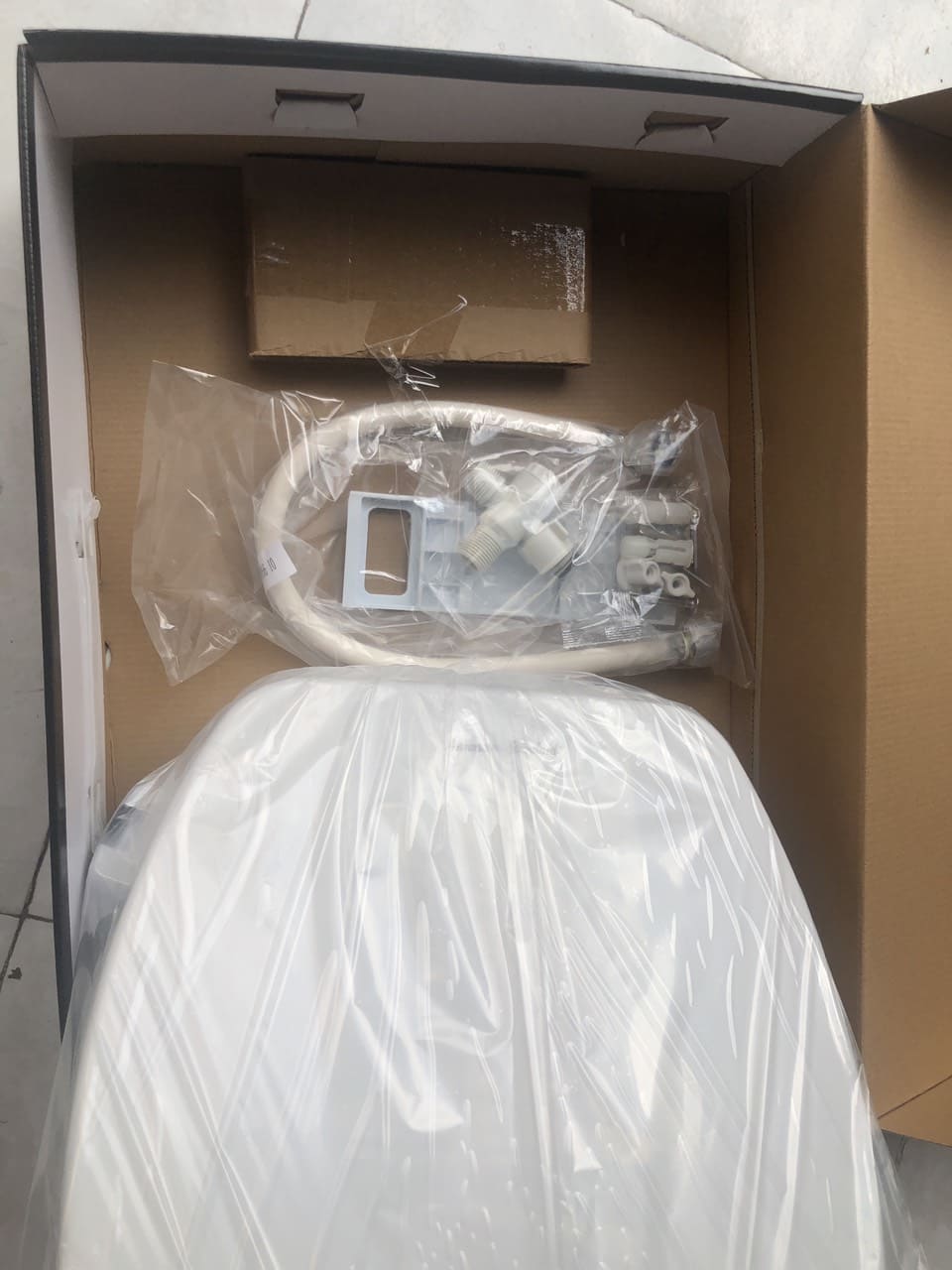 Hình ảnh thực tế nắp rửa cơ American Standard SLIM00001-WT