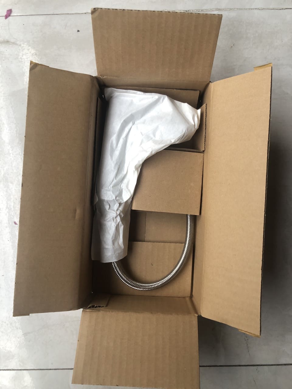 Hình ảnh thực tế vòi lạnh Inax LFV-22S