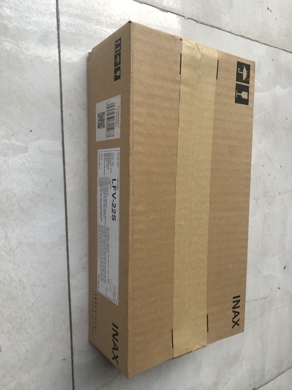 Hình ảnh thực tế vòi lạnh Inax LFV-22S