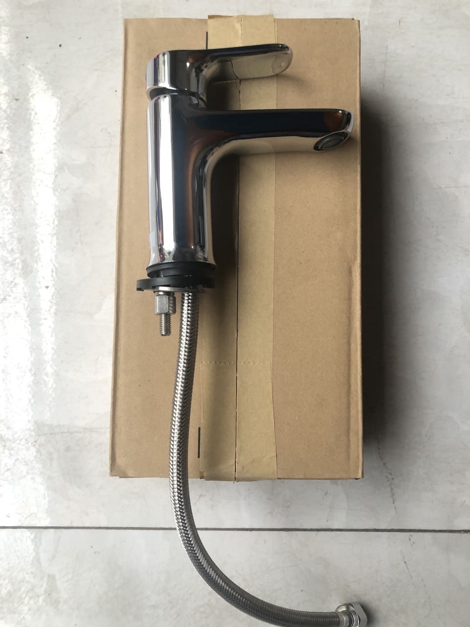 Hình ảnh thực tế vòi lạnh Inax LFV-22S