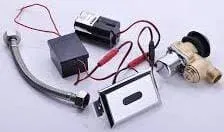 Van Xả Tiểu Cảm Ứng Âm Tường Miken MK-UF8V