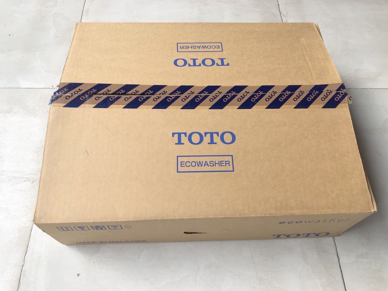 Hình ảnh đóng gói thực tế nắp rửa cơ Toto TCW1211A