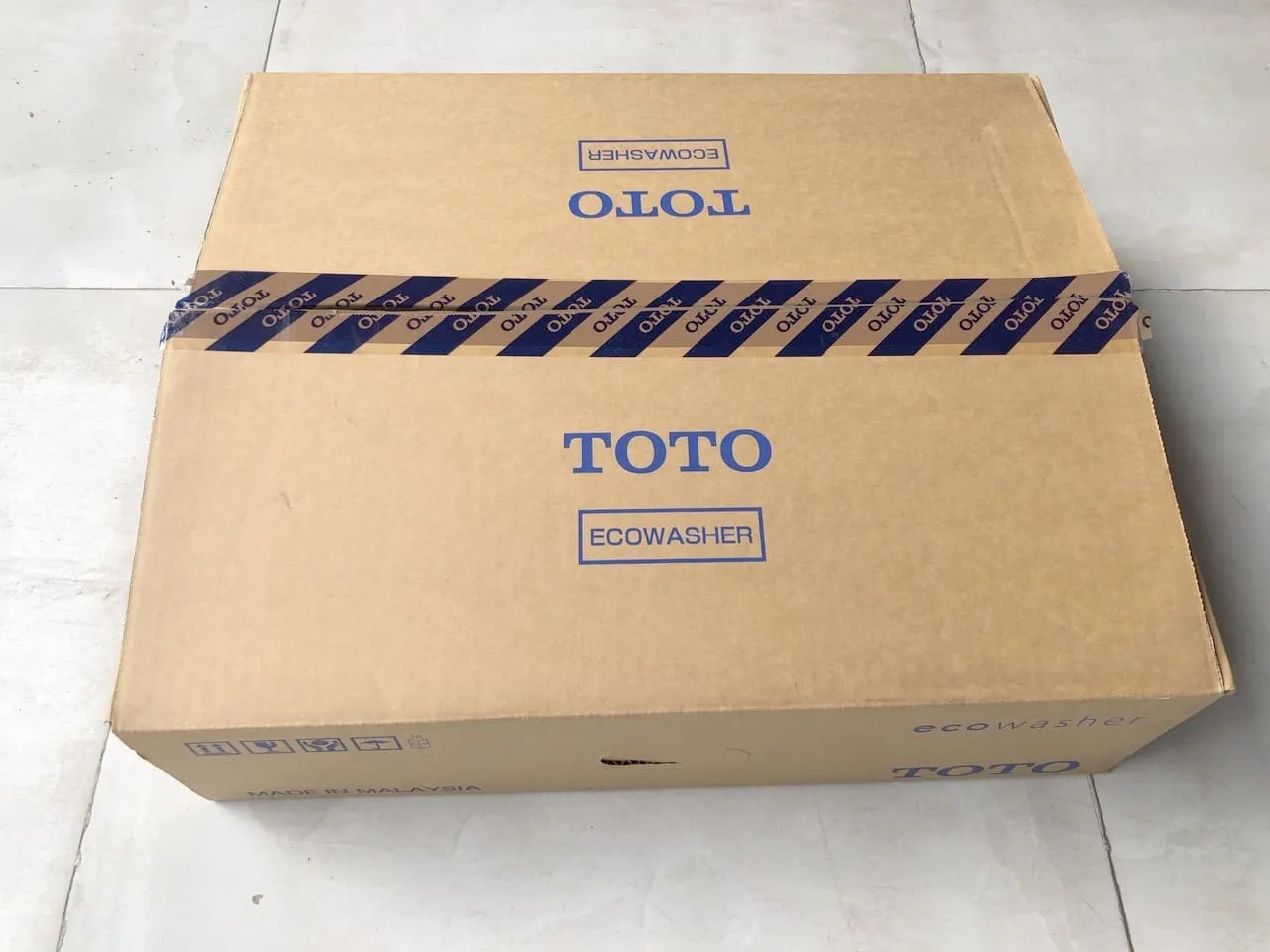 Hình ảnh đóng gói thực tế nắp rửa cơ Toto TCW1211A