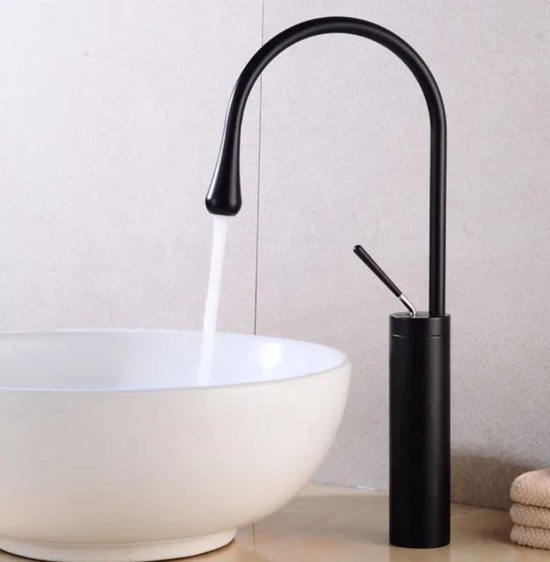 Vòi chậu cao để bàn màu đen Clean Max 1025DE