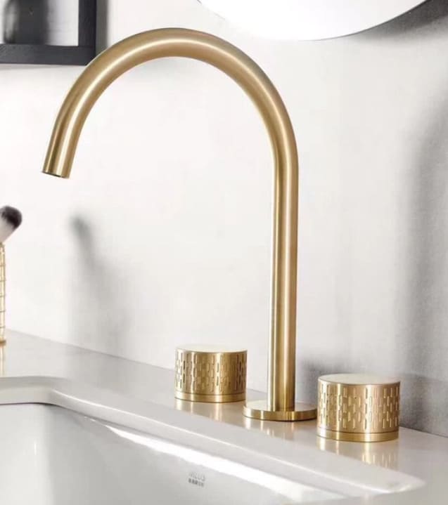 Vòi chậu 3 lỗ sang trọng Clean Max EU688