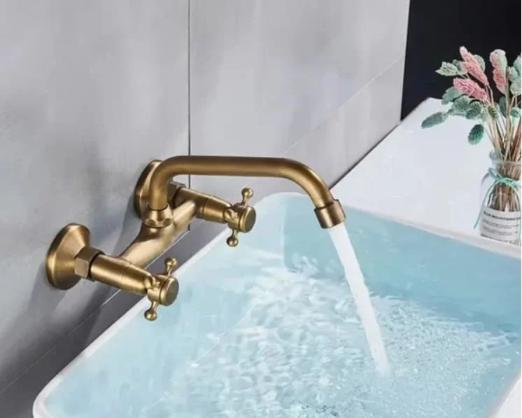 Vòi chậu rửa gắn tường cổ điển Clean Max VCD1918