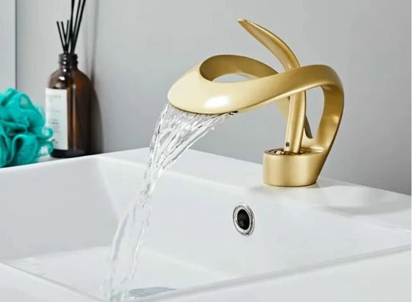 Vòi chậu nghệ thuật nhiều màu sắc Clean Max VNT 6996