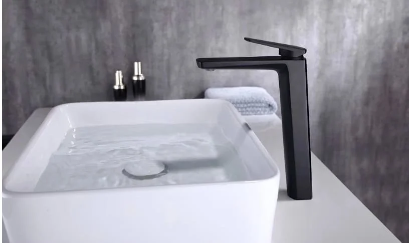 Vòi chậu rửa mặt đen cao 30cm Clean Max V65-HBL