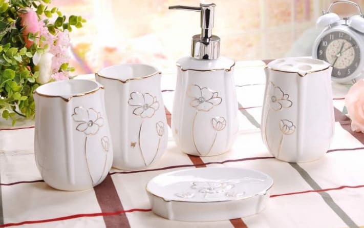 Bộ phụ kiện phòng tắm bằng gốm 5 món CleanMax S06