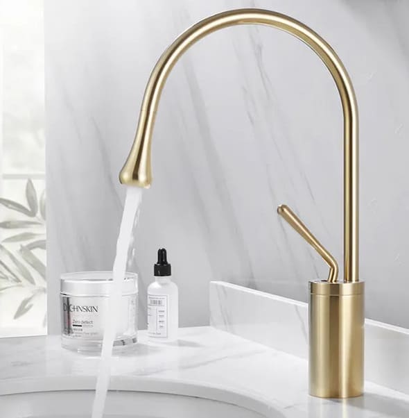 Vòi chậu rửa mặt màu vàng CleanMax 1024V 