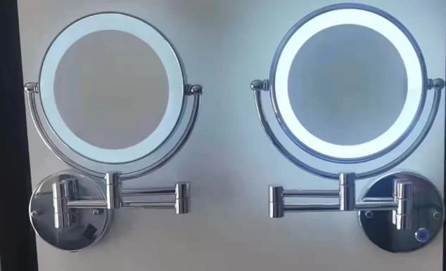 Gương phóng đại có đèn led cảm ứng CleanMax LED34409