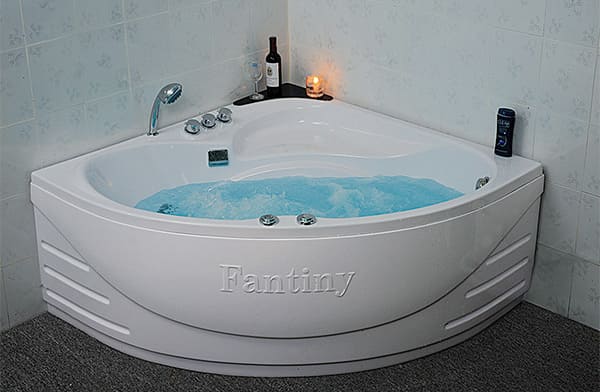 Bồn tắm góc massage có yếm Fantiny MBM 125T