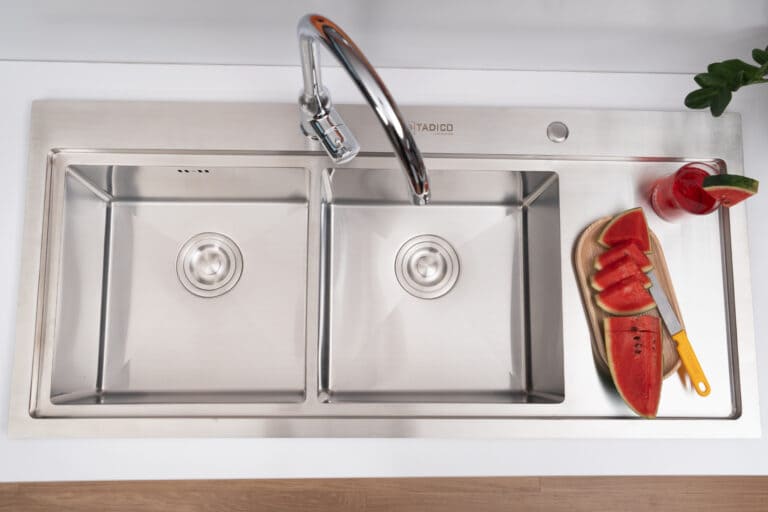 Hình ảnh thực tế chậu rửa bát 2 hố 1 bàn Tadico LUX.C.105.48.3.GBB1