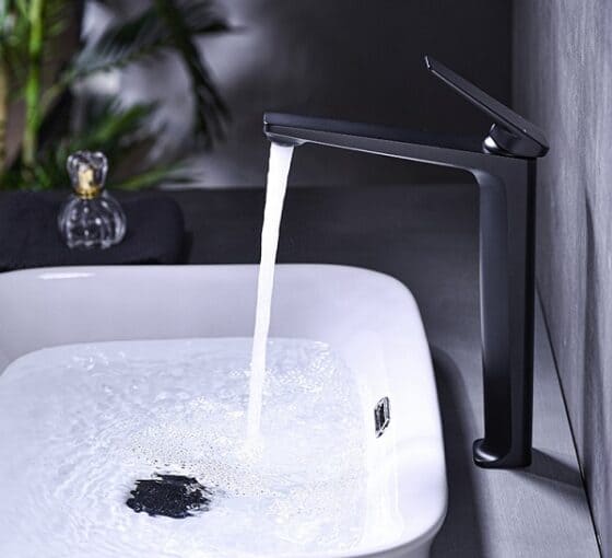 Vòi Chậu Lavabo Nóng Lạnh Màu Đen Thân Cao Miken MK-8030B