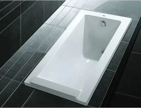 Bồn tắm nhựa 1.5m nhập khẩu Clara CBT-101 