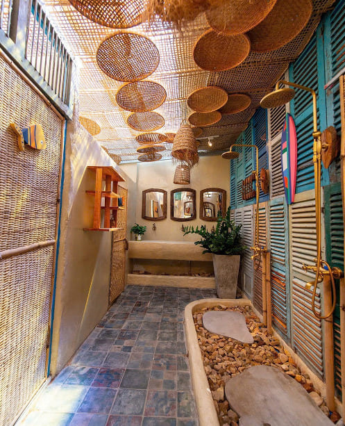 Sen tắm cây đứng đồng cổ Kanly tại biệt thự liễu giai