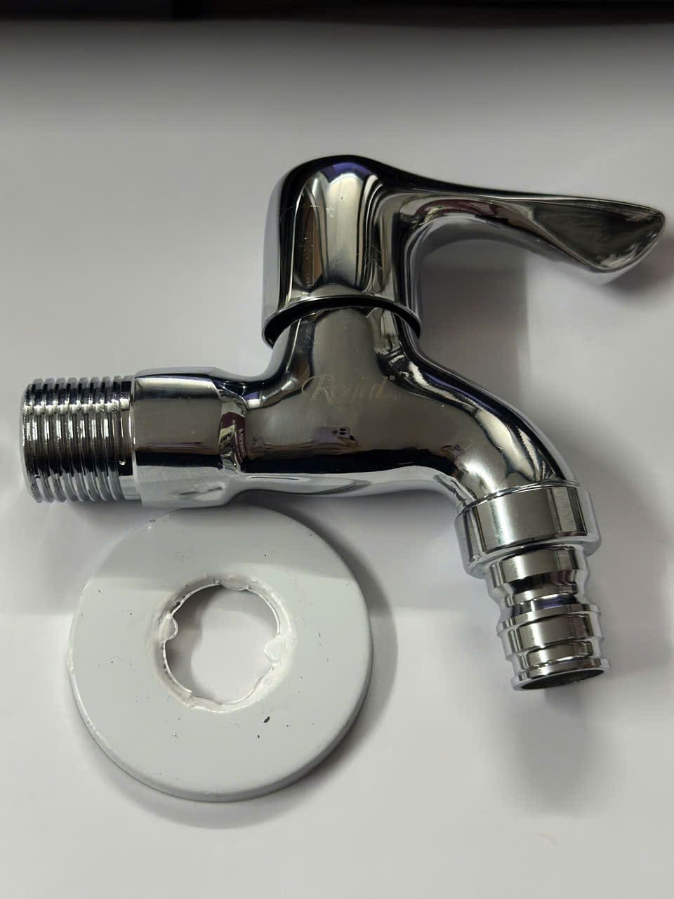 Vòi nước lạnh gắn tường Royal 9220