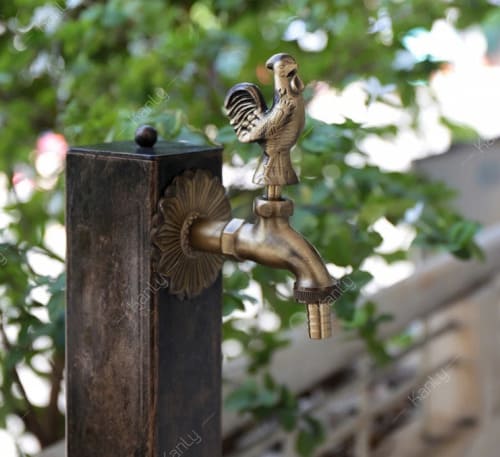 Vòi nước lạnh bằng đồng cổ gắn tường Kanly GCT02C