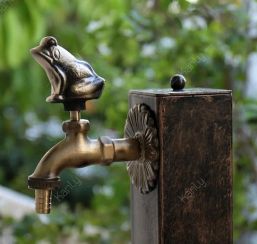 Vòi nước lạnh bằng đồng cổ gắn tường Kanly GCT02E 