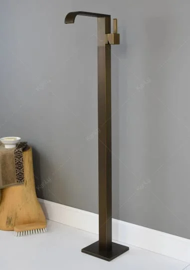Sen bồn tắm nóng lạnh đặt sàn bằng đồng cổ điển Kanly GCAH7 