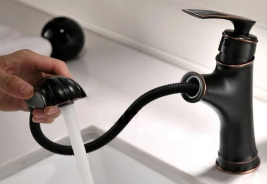 Vòi lavabo nóng lạnh có rút dây màu đen Kanly GCV42B 