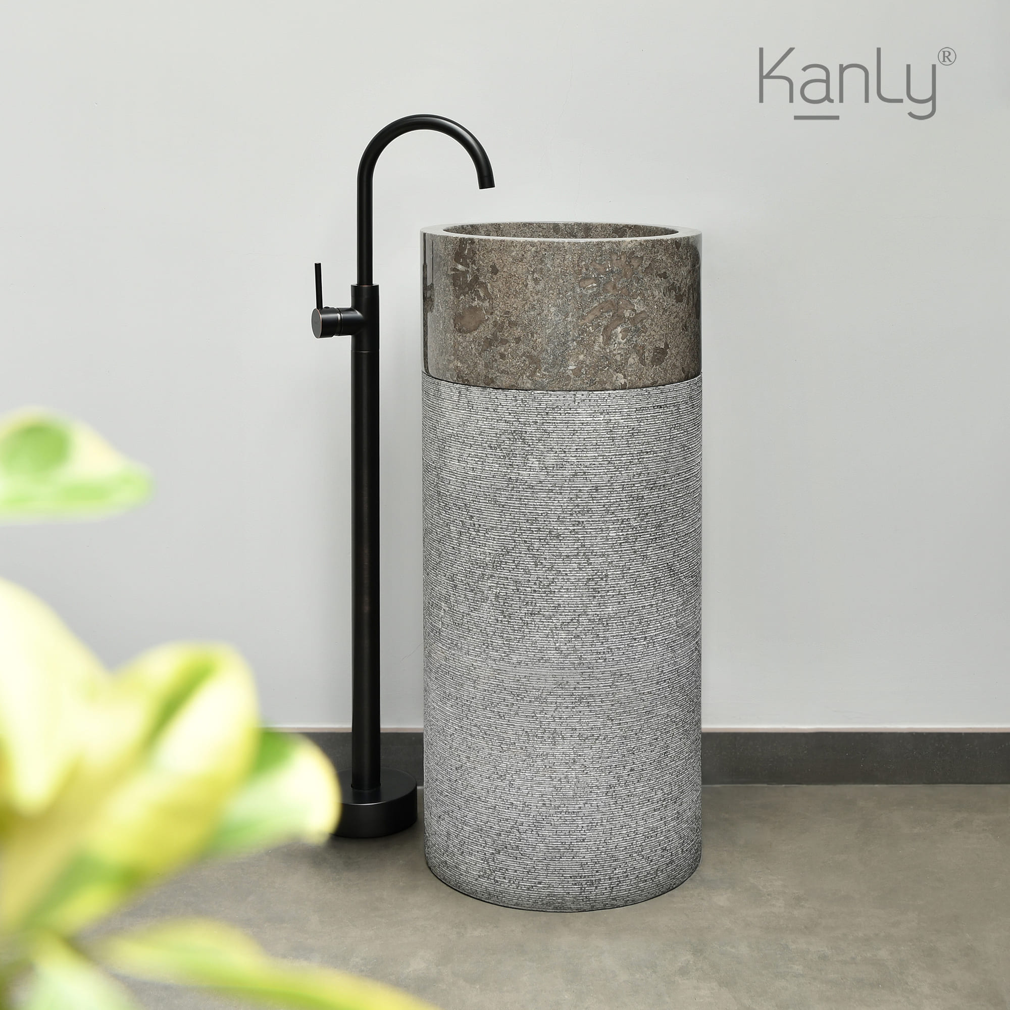 Vòi chậu đặt sàn kết hợp chậu đặt sàn Kanly tại đông anh 