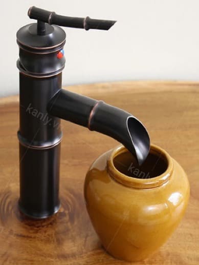 Vòi lavabo nóng lạnh màu đen hình ống tre Kanly GCV02B 