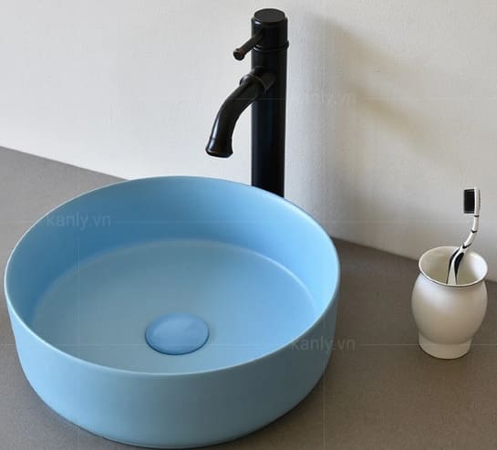 Chậu lavabo đặt bàn sứ tròn màu xanh da trời Kanly SU525 