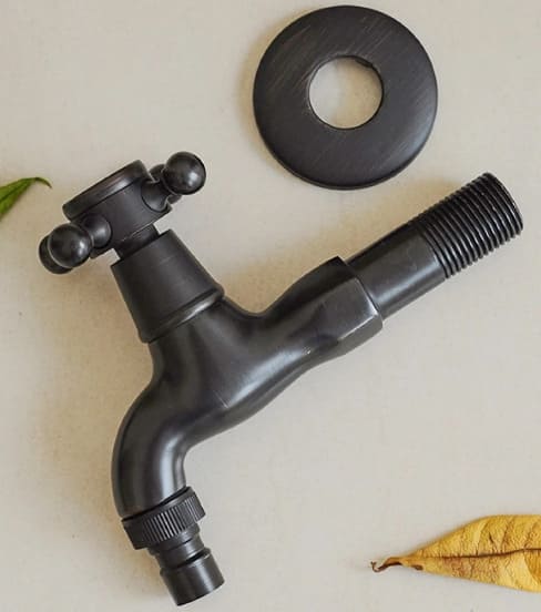 Vòi nước lạnh bằng đồng màu đen gắn tường Kanly GCT01B 