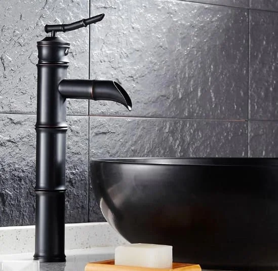 Vòi chậu nóng lạnh đồng thau màu đen Haduvico VR046