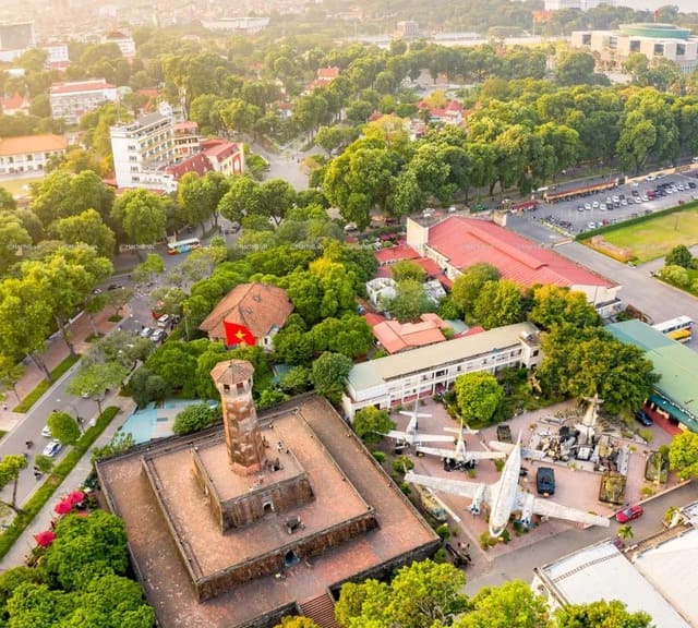 Cột cờ Hà Nội tại quận Ba Đình Hà Nội