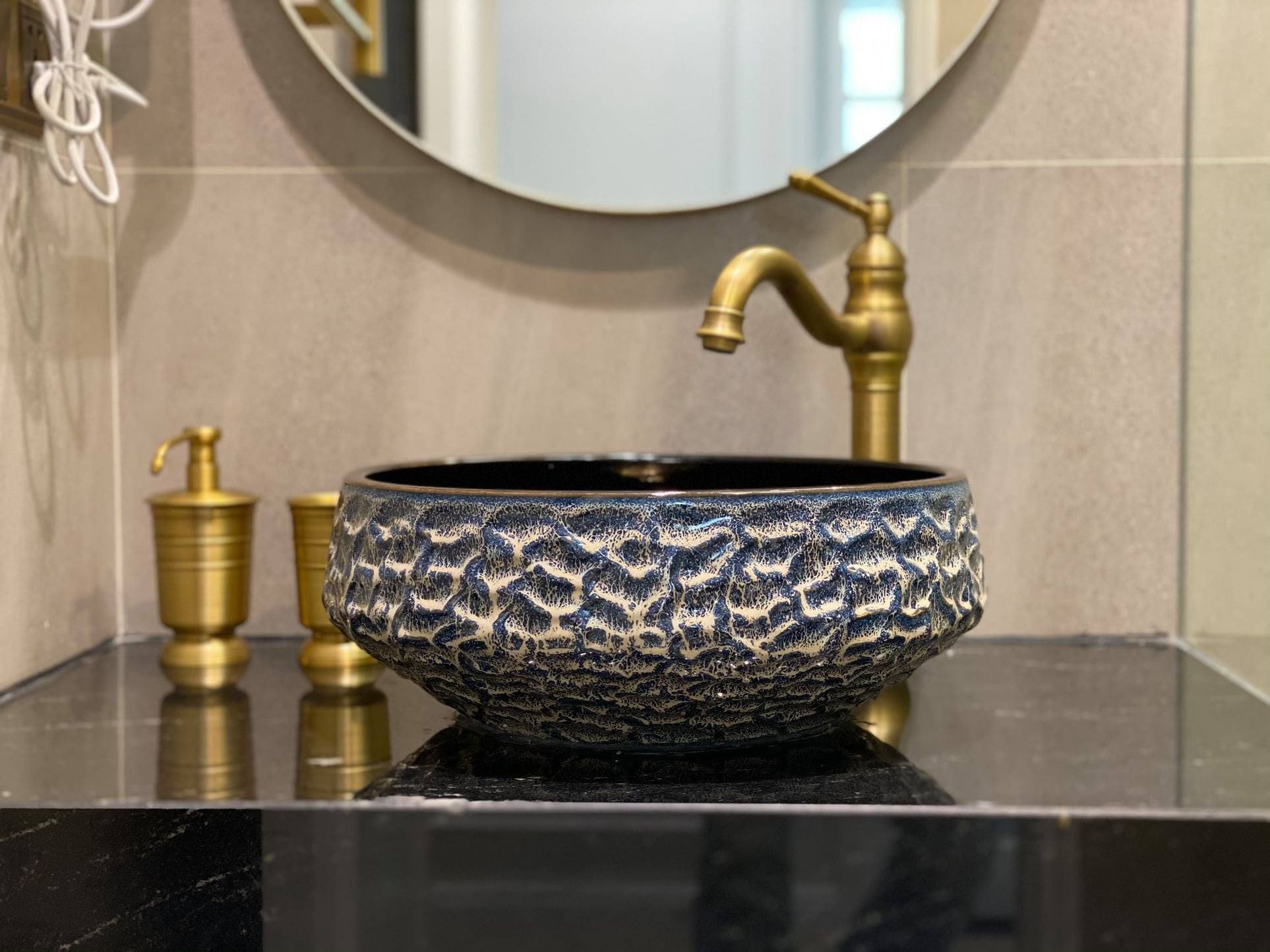 Chậu đặt bàn Haduvico tại khu nhà phô đô thị yên hòa