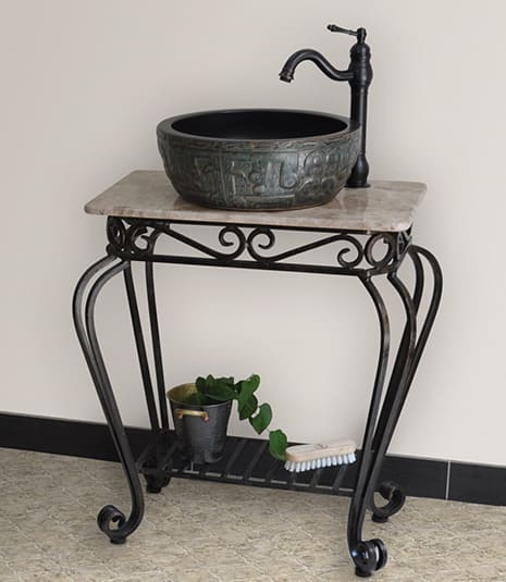 Chậu sứ Haduvico tại khách sạn homestay khu vực văn miếu quốc tử giám