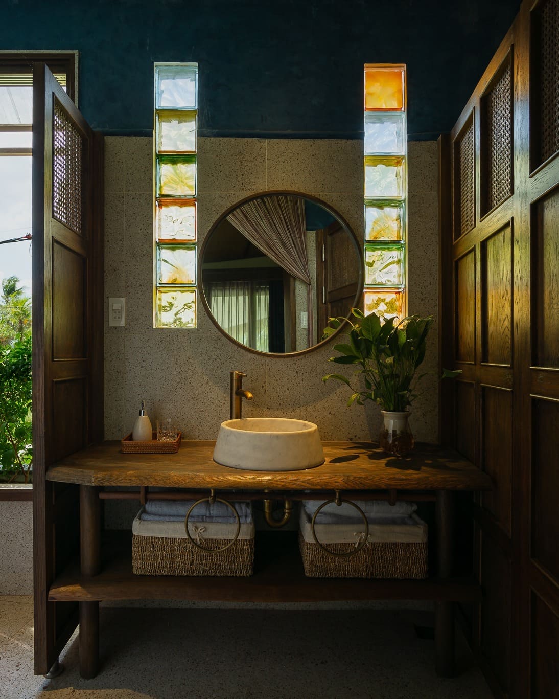 Vòi chậu bằng đồng Haduvico tại khách sạn Homestay khu vực Việt Hùng, Võng La