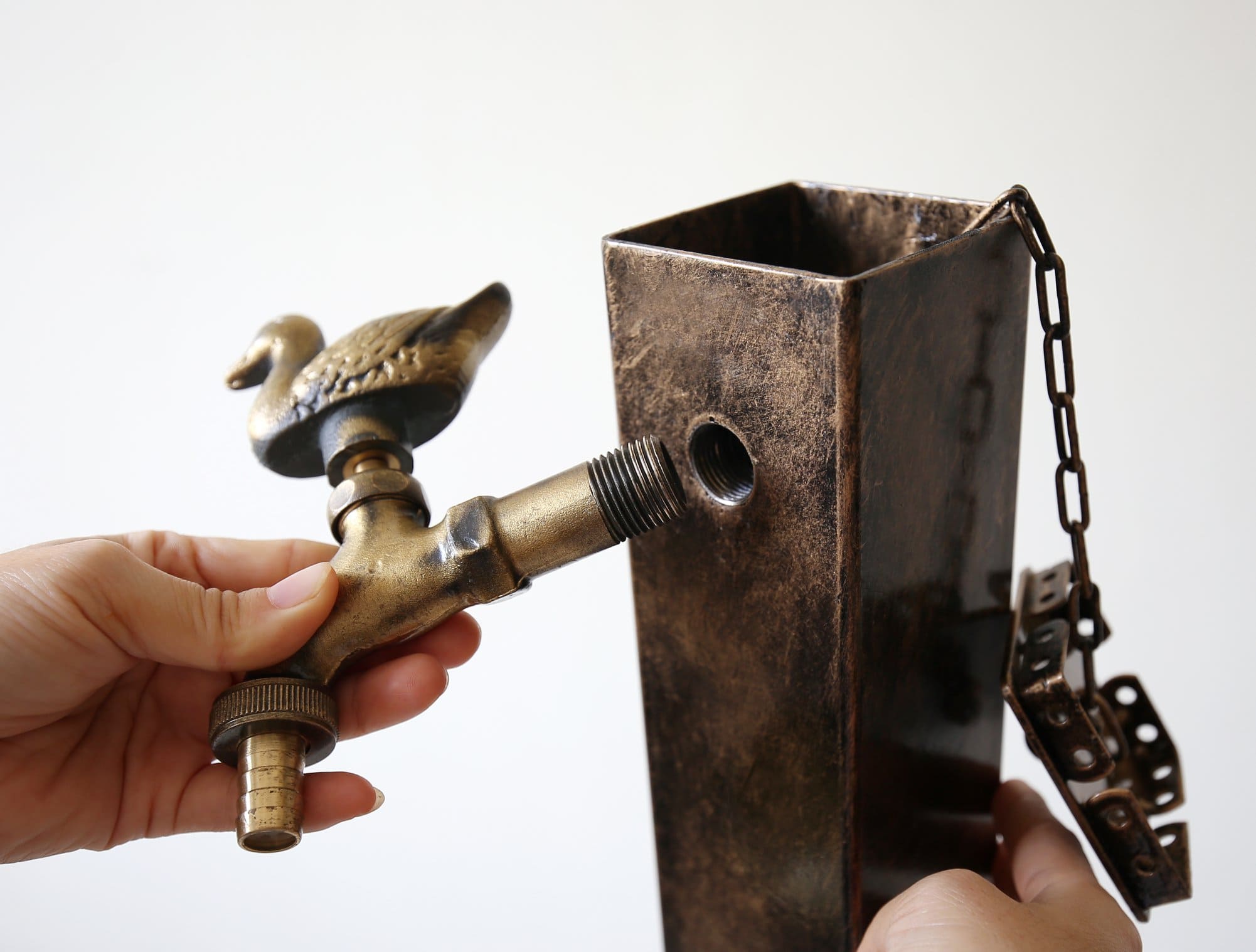 Vòi nước lạnh Haduvico tại nhà phố tại các khu vực Kim Chung, Sơn Đồng, An Thượng.