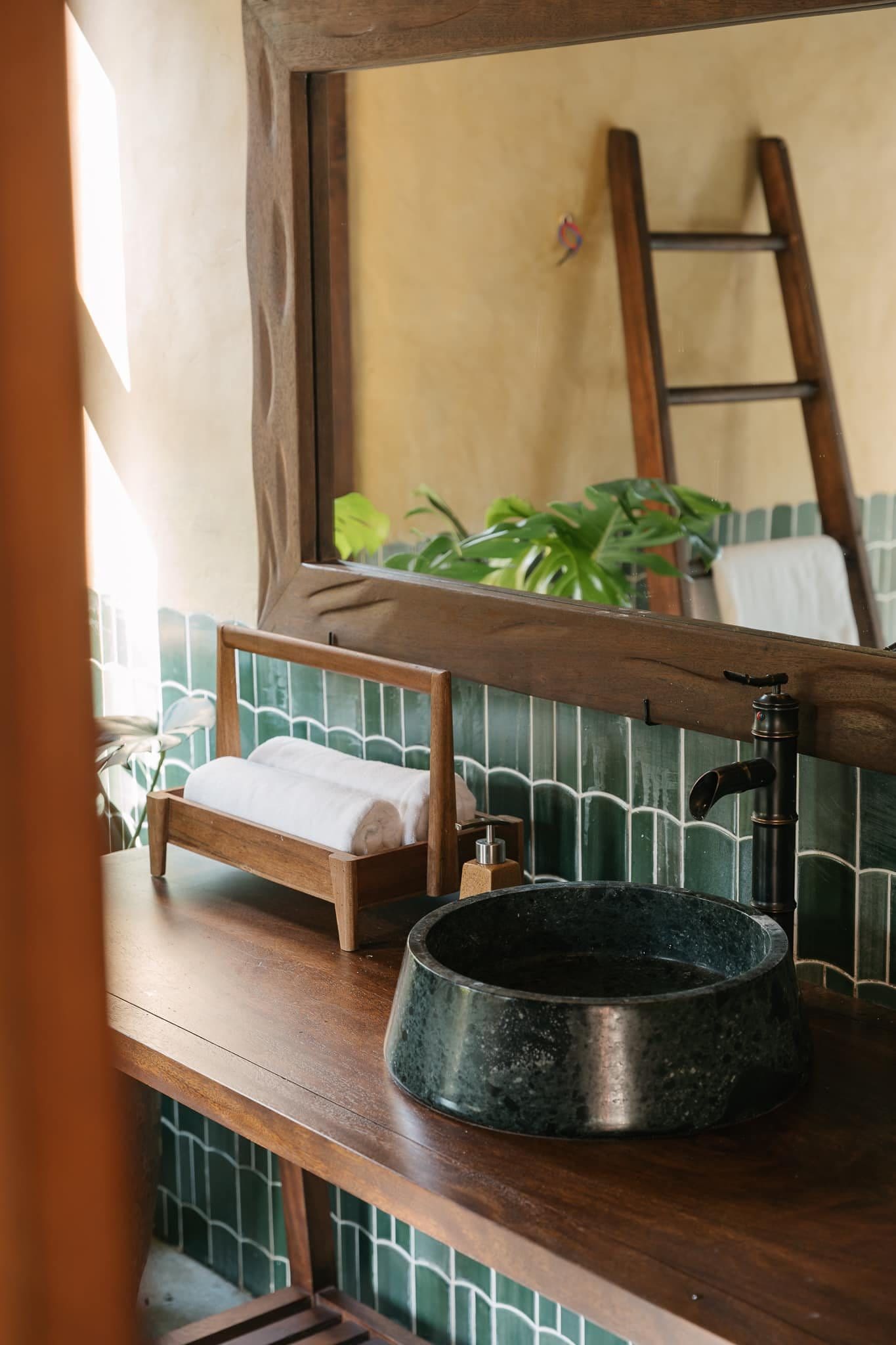 Vòi chậu Haduvico tại khách sạn khu vực Phúc Tiến, Chuyên Mỹ