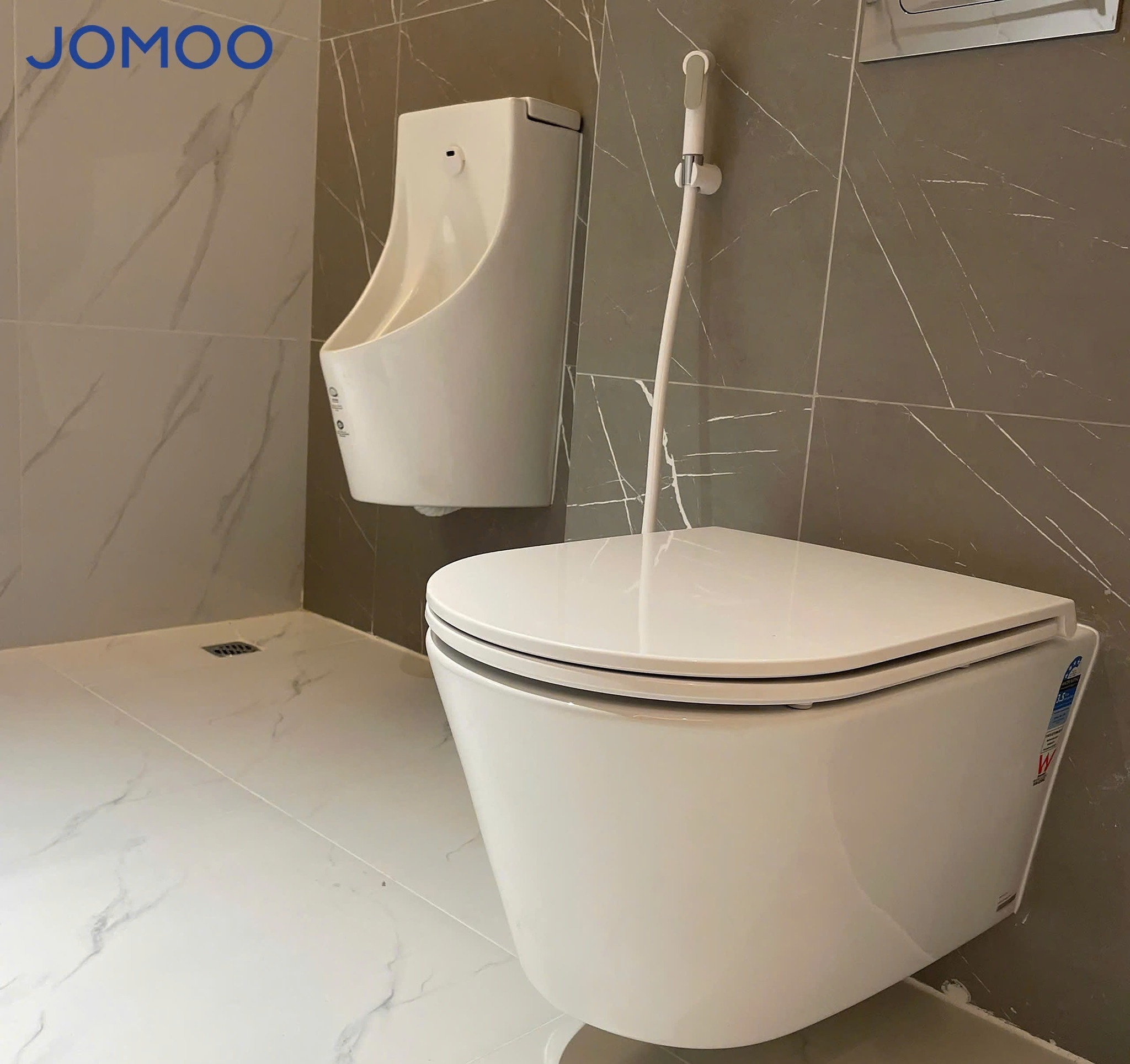 Bồn cầu Jomoo tại Biệt Thự khu vực Đội Cấn, Cống VỊ