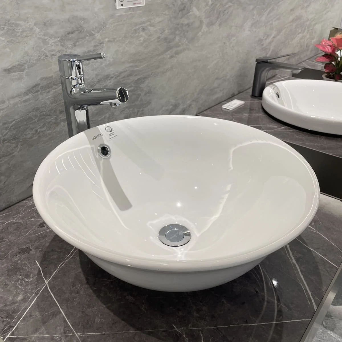 Chậu bàn đá Jomoo tại nhà hàng cao cấp tại Hàng Gai, Hàng Bạc, Hàng Đào