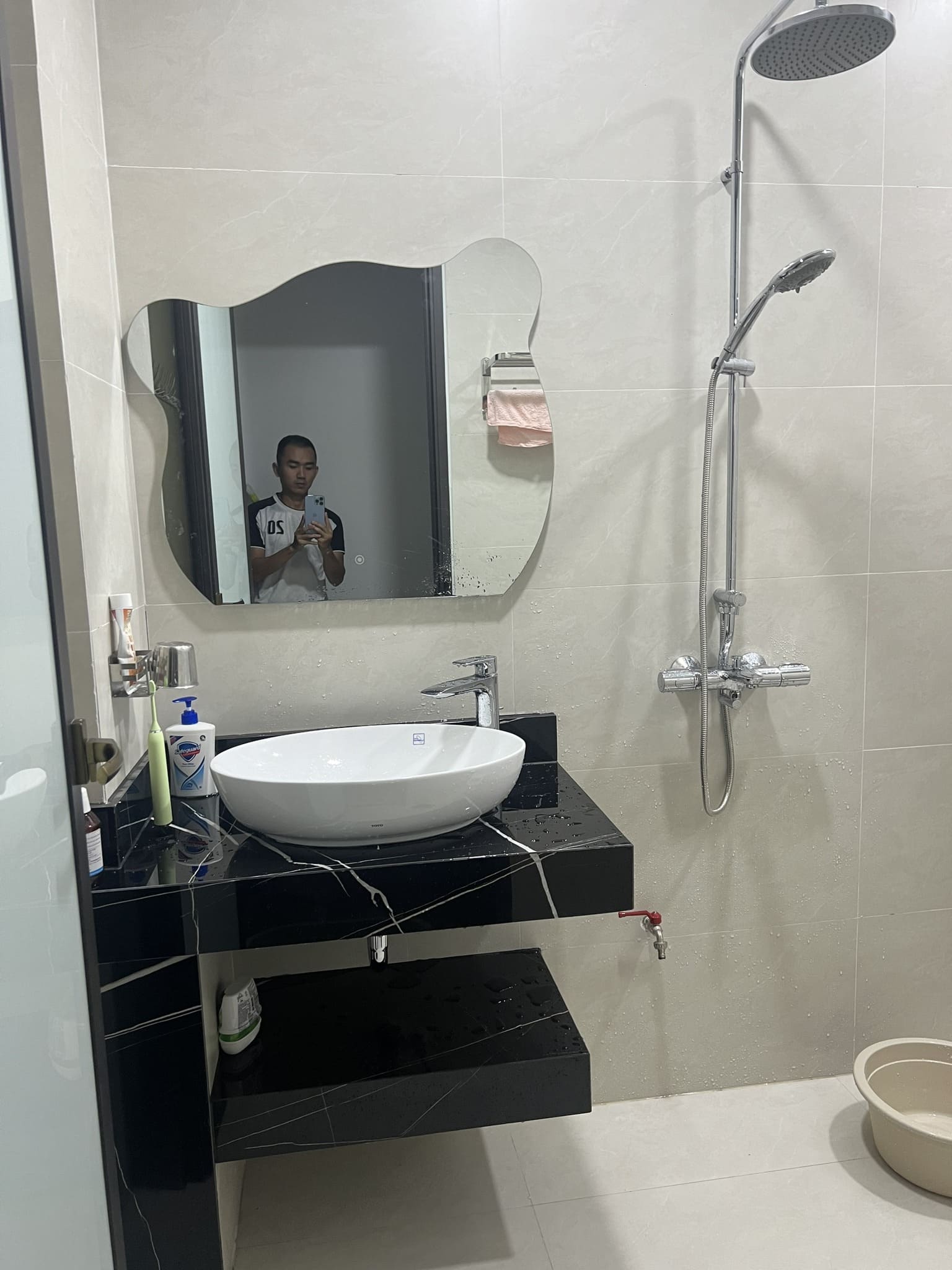 Sen tắm Jomoo tại nhà dân tại các xã Bình Yên, Tiến Xuân.