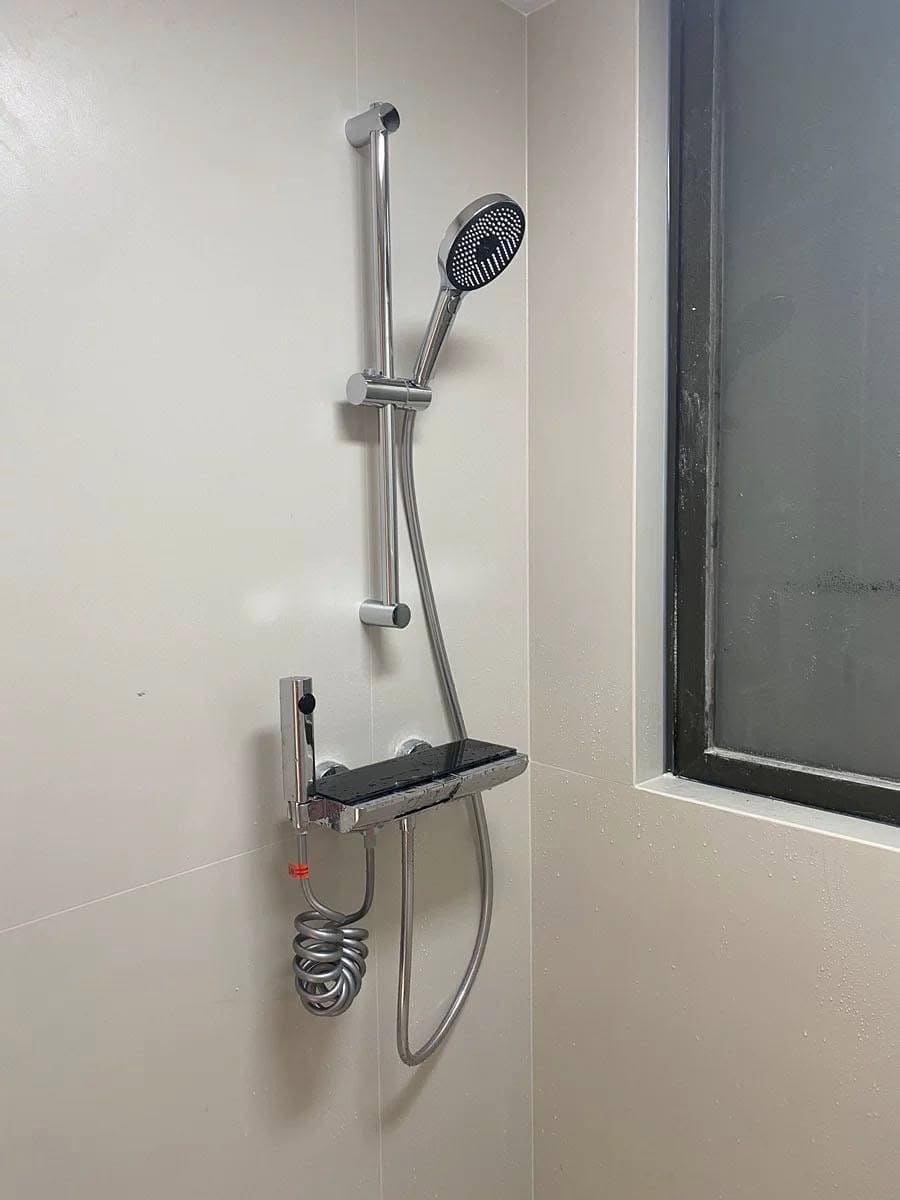 Sen tắm Jomoo tại nhà dân khu vực Lệ Chi Dương Xá