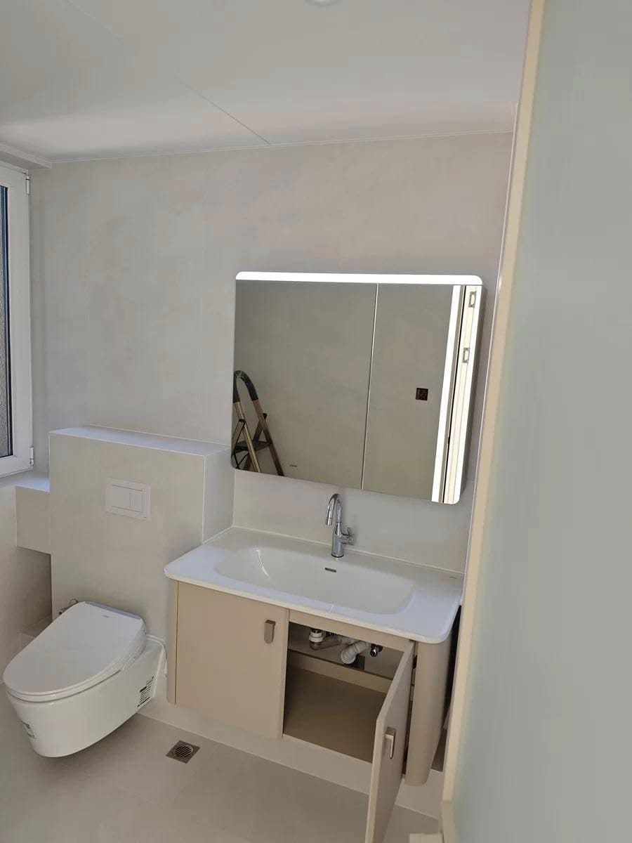 Tủ chậu và bồn cầu Jomoo tại khách sạn, nhà hàng tại thị trấn Yên Viên, Cổ Bi