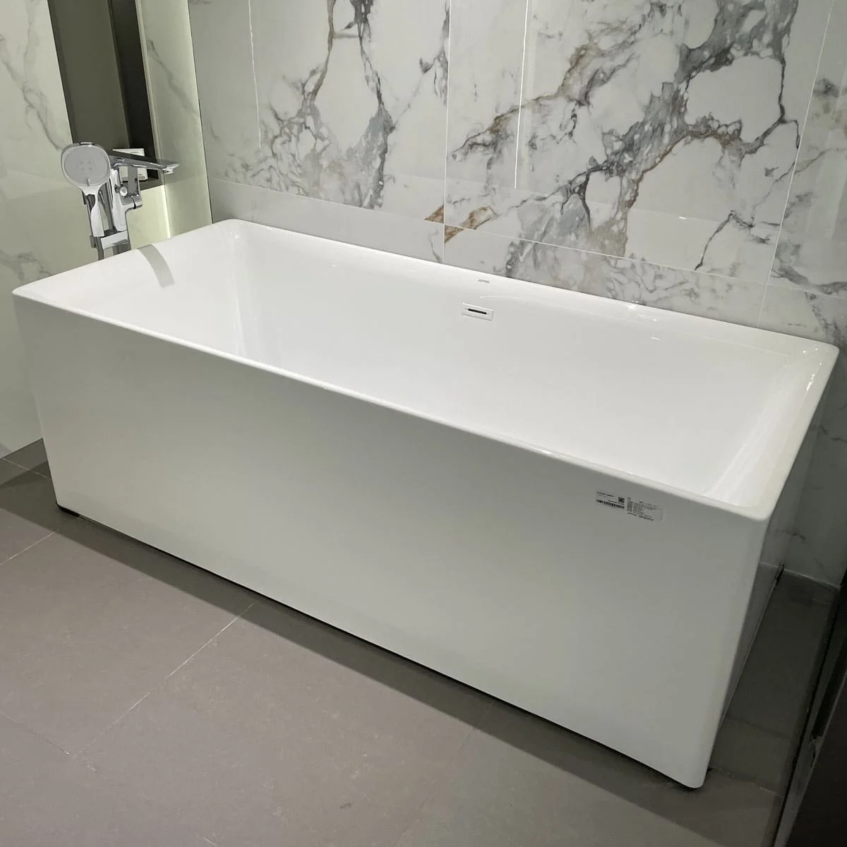 Bồn tắm đặt sàn 1.7m Jomoo YR02617-1A01-1