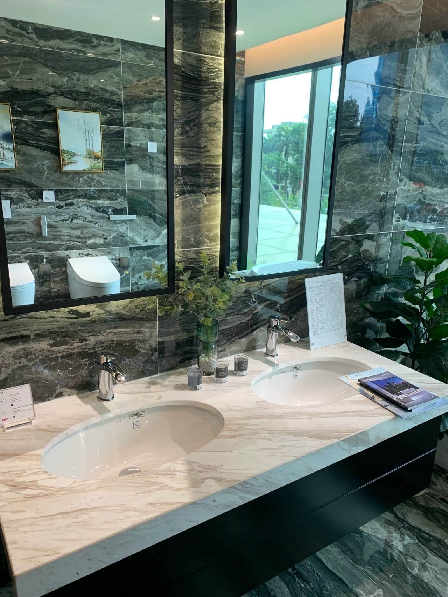 Thiết bị vệ sinh ToTo tại khách sạn 5 sao Sofitel Legend Metropole Hanoi