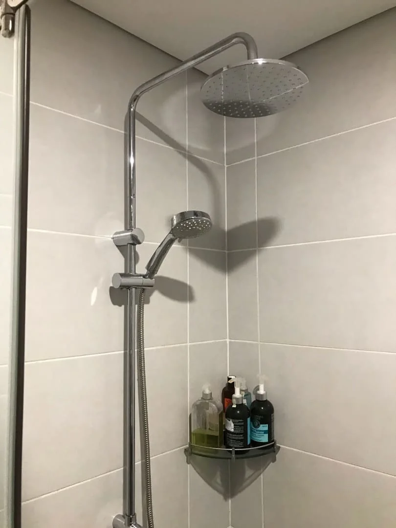 Sen tắm cây đứng TOTO tại chung cư Hapulico