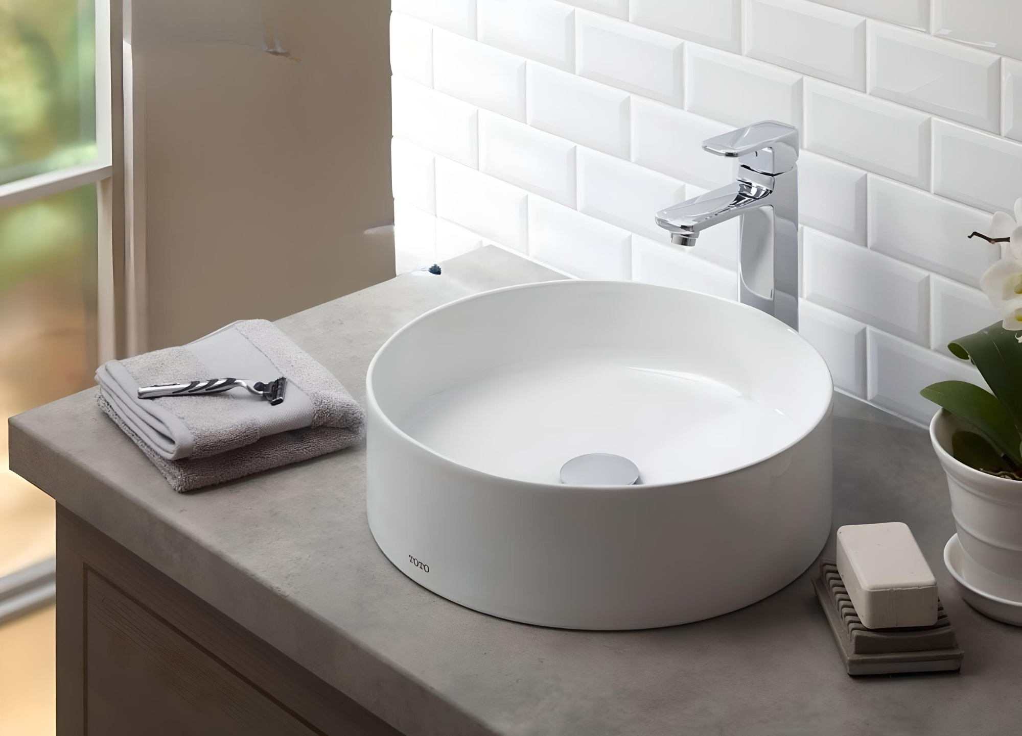 Chậu bàn đá TOTO tại chung cư khu vực Linh Đàm, khu Định Công Thượng