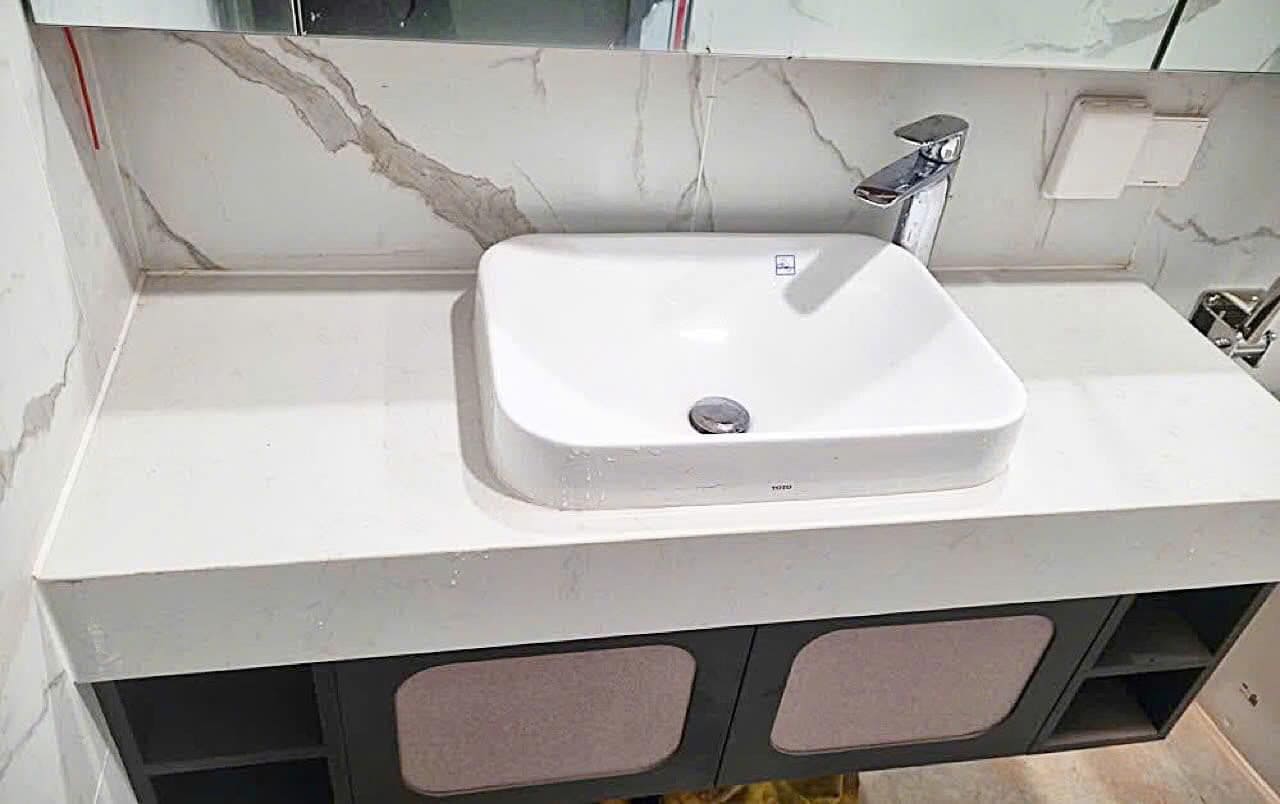 Chậu đặt bàn TOTO tại khách sạn, nhà hàng tại Thị trấn Đại Nghĩa, Phù Lưu.