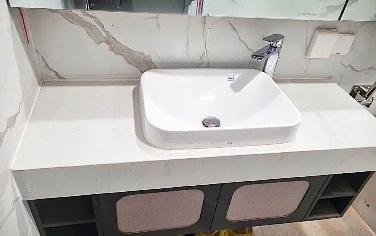 Chậu đặt bàn TOTO tại khách sạn, nhà hàng tại Thị trấn Đại Nghĩa, Phù Lưu.